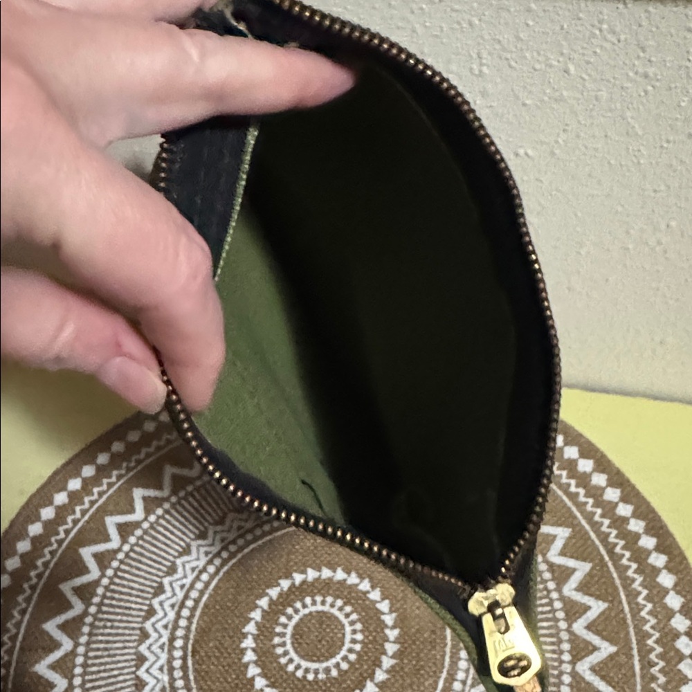vtg canvas money bag Citizens National Bank & Trust Company Torrington, Wyoming. - Picture 6 of 7